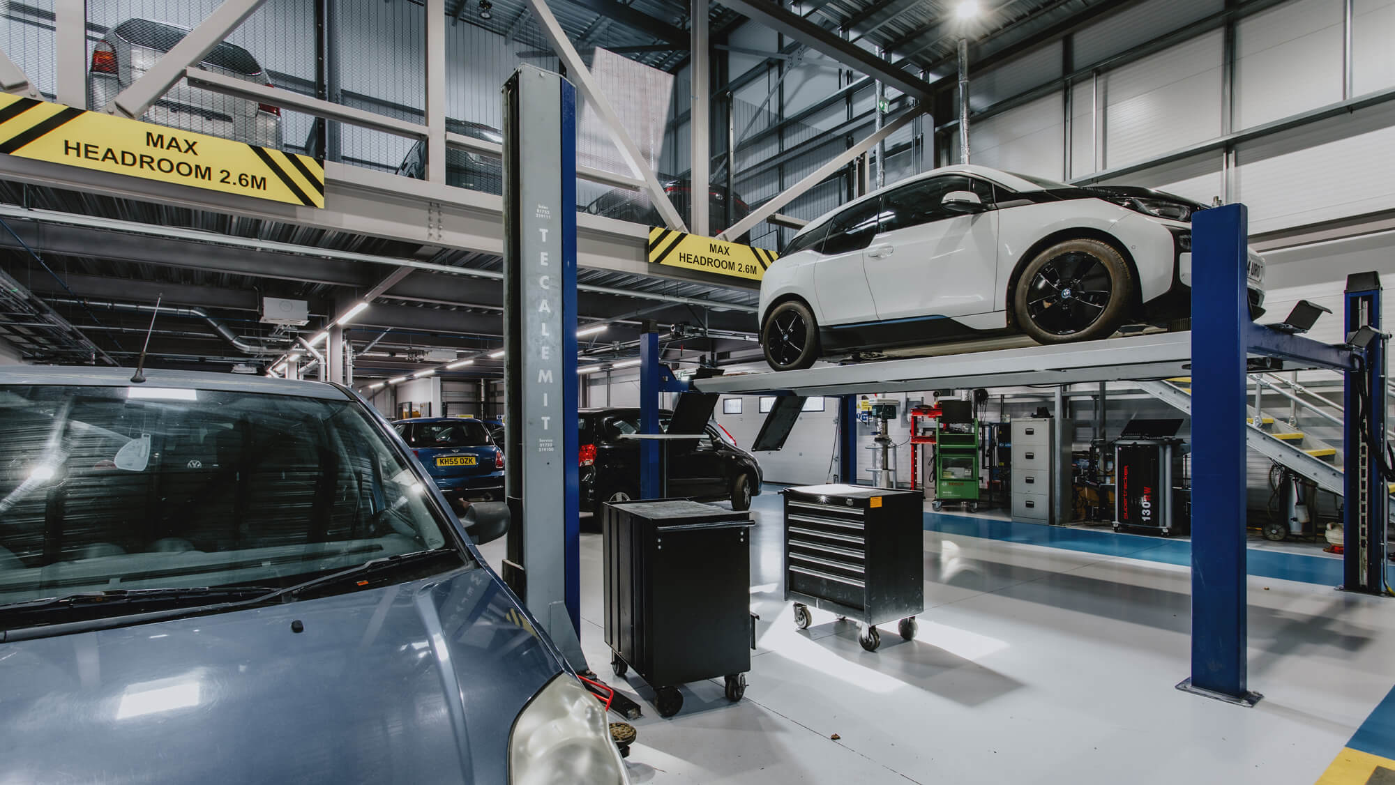 motor vehicle workshop